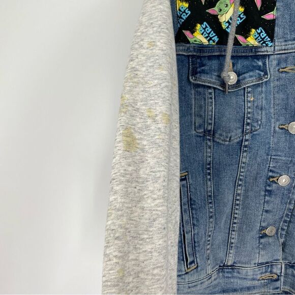 Levi’s Women’s Jean Jacket Customized Disney Star Wars Patched size M - Picture 5 of 9